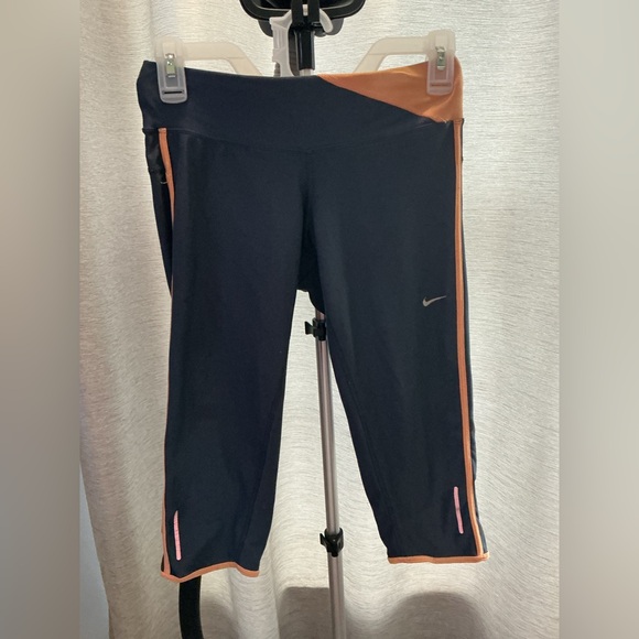 Nike Dri-FIT Charcoal Leggings Size XS - Picture 1 of 8